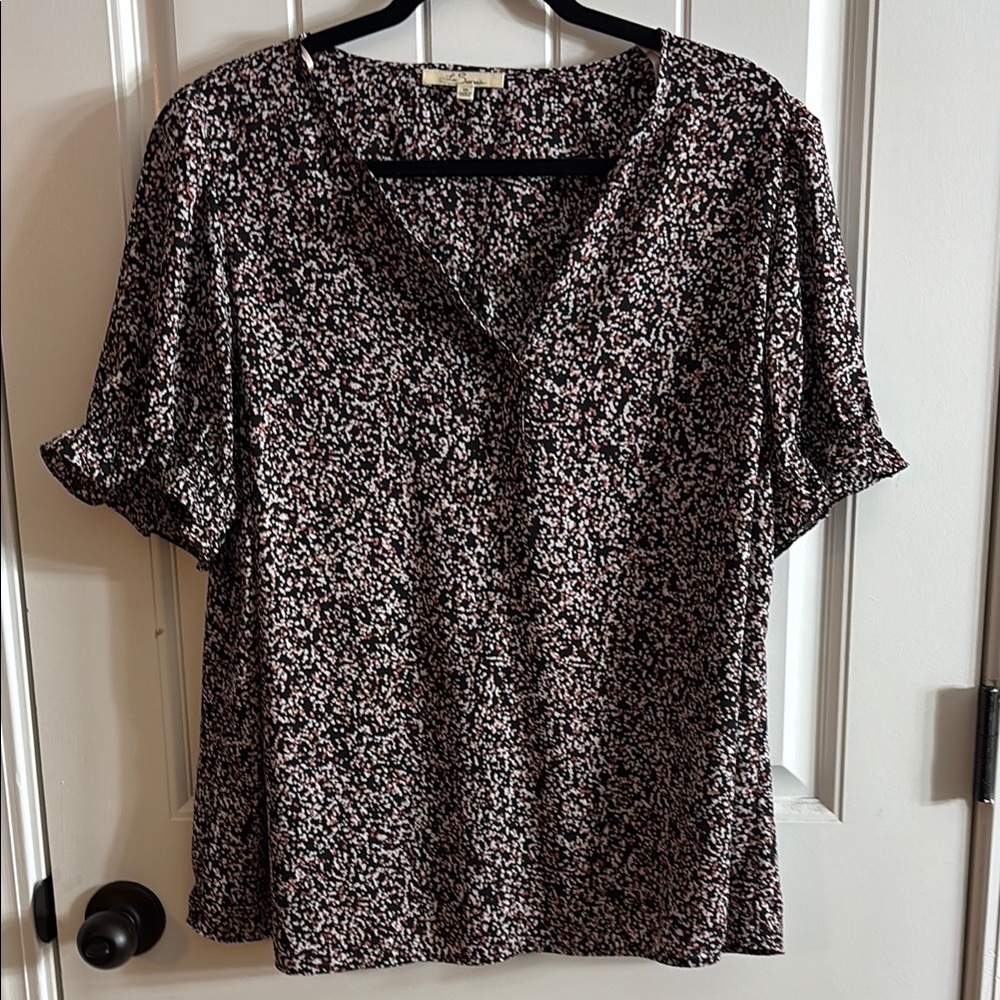 Black and White Flutter Sleeve Blouse Relaxed Fit